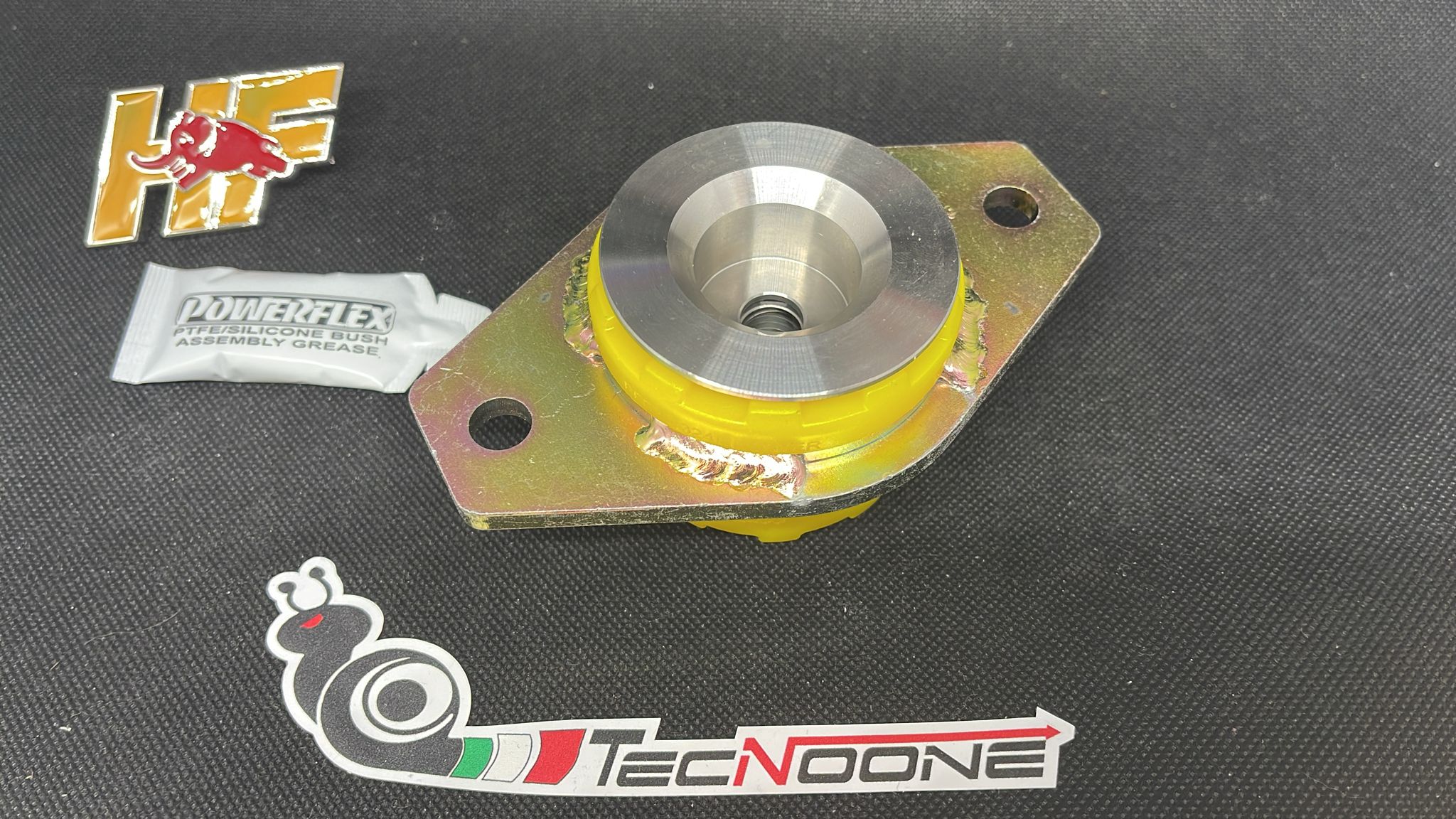 supporto motore centrale differ. OE 82414825 RACING